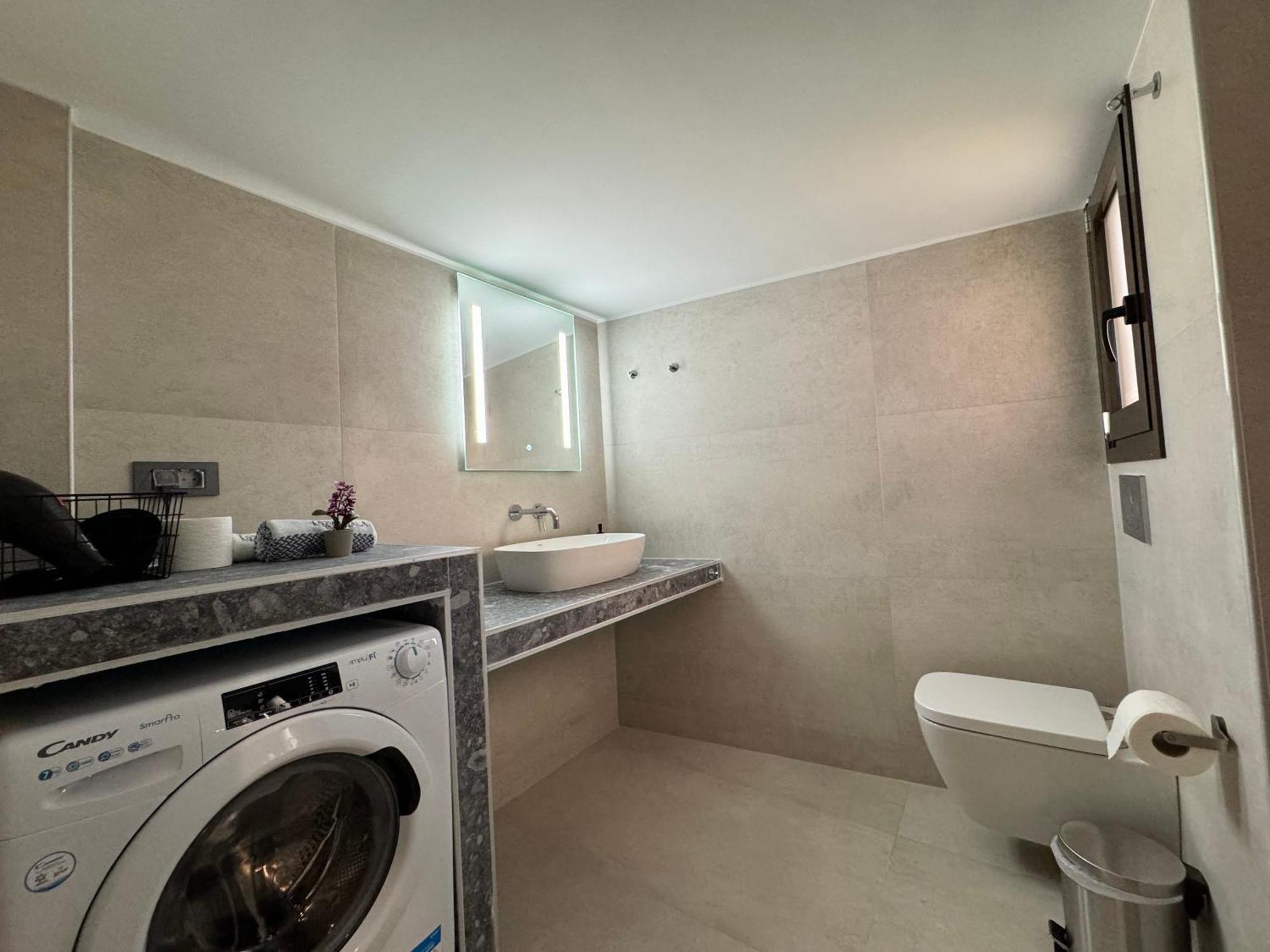 Spacious Apartment Near Monastiraki By Kozy Koala Athens Luaran gambar