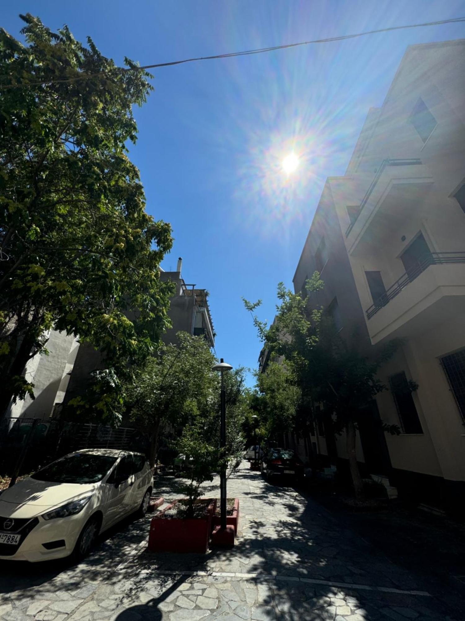 Spacious Apartment Near Monastiraki By Kozy Koala Athens Luaran gambar