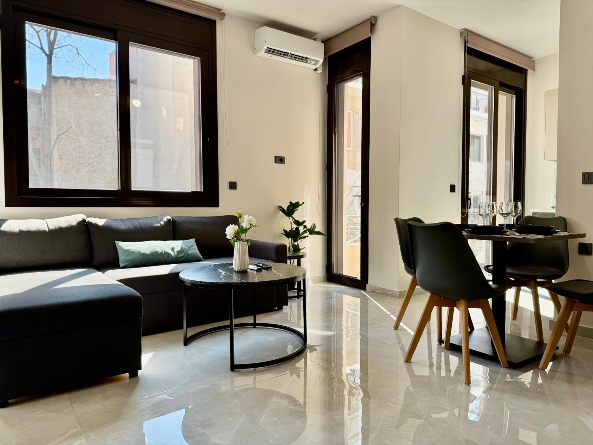 Spacious Apartment Near Monastiraki By Kozy Koala Athens Luaran gambar